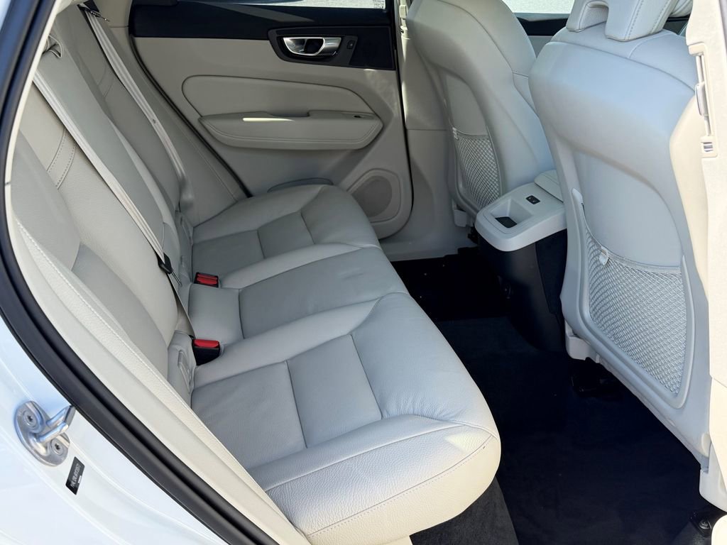 Used 2024 Volvo XC60 B5 Plus w/ Climate Package AWD/4WD image 23