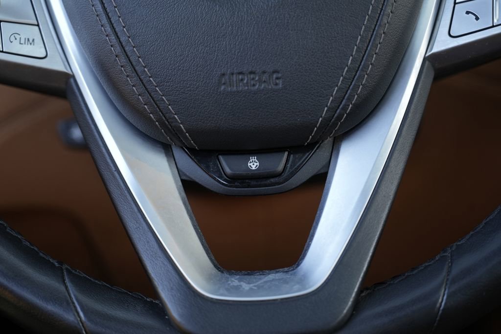 Used 2020 BMW 750i xDrive w/ Cold Weather Package image 51