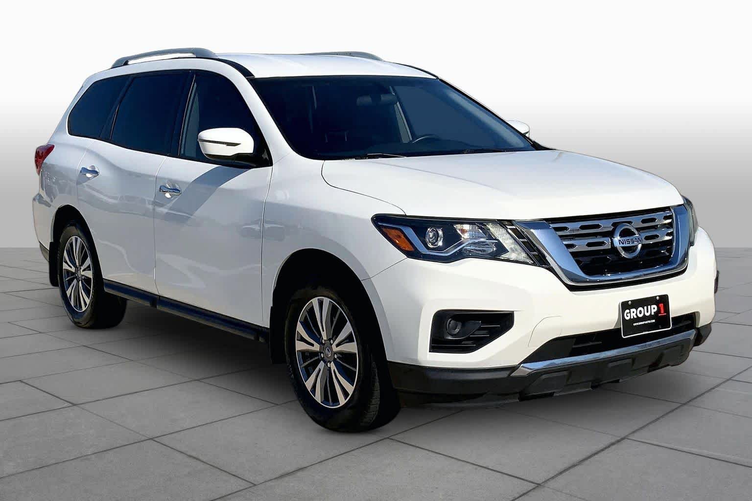 Used 2020 Nissan Pathfinder S FWD image 3