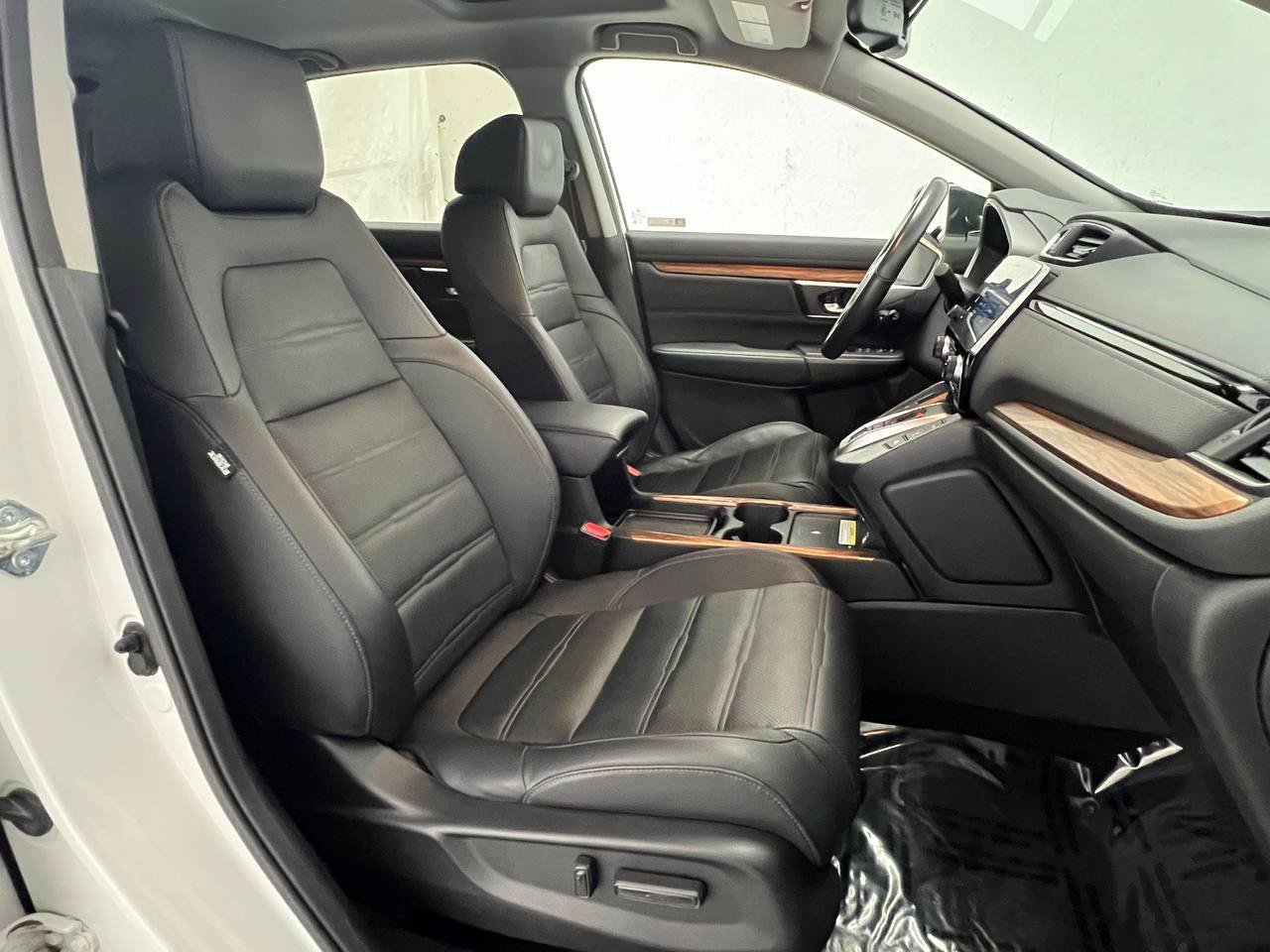 Used 2020 Honda CR-V Touring image 12