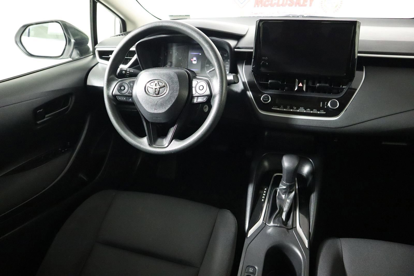 Used 2023 Toyota Corolla LE image 27