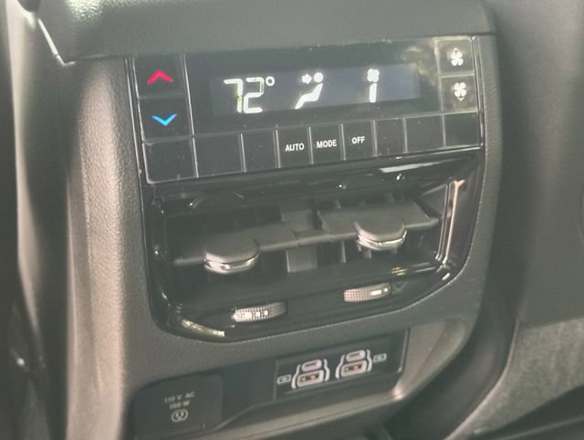 New 2025 Jeep Grand Cherokee L Laredo image 30