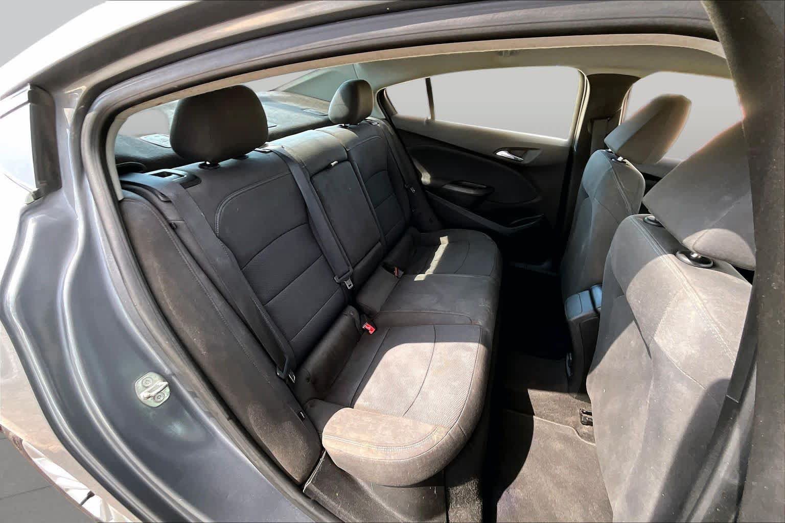 Used 2019 Chevrolet Cruze LT w/ Convenience Package FWD image 20
