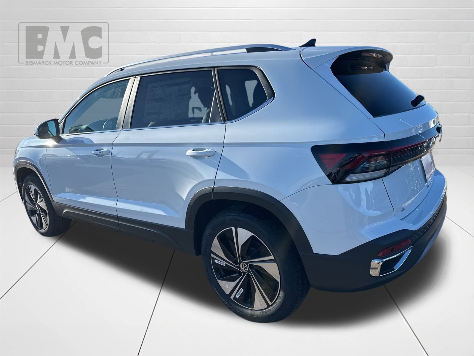 New 2026 Volkswagen Taos SE image 7