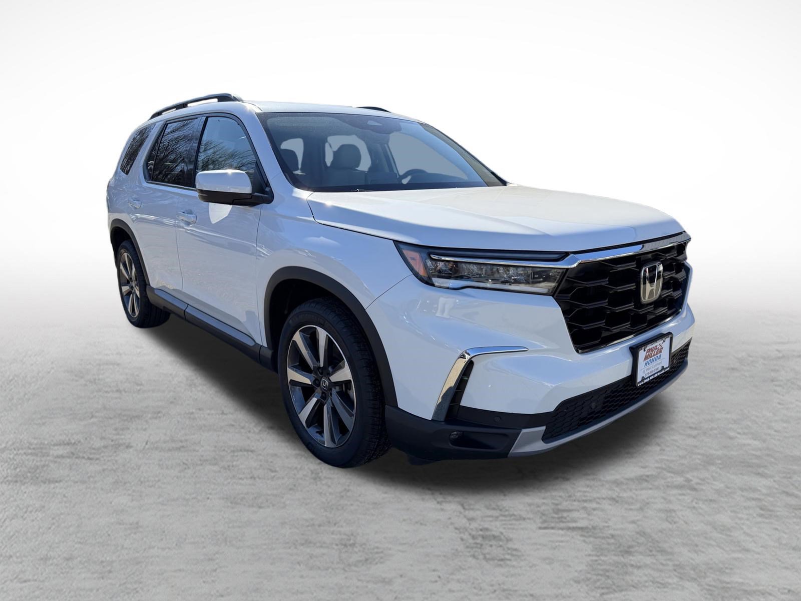 Certified 2024 Honda Pilot Touring image 3