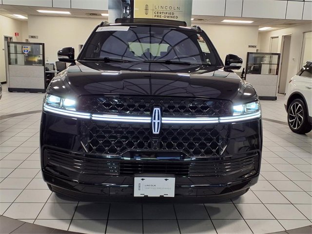 Certified 2025 Lincoln Navigator Reserve w/ Jet Appearance Package image 22