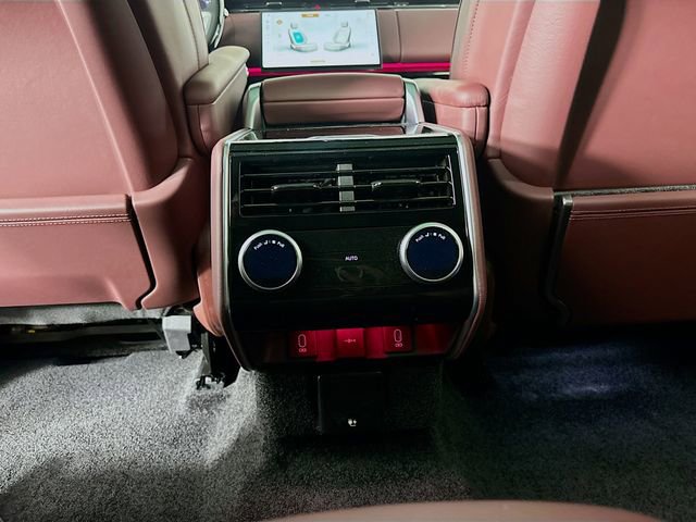 New 2026 Land Rover Range Rover Long Wheelbase Autobiography image 33