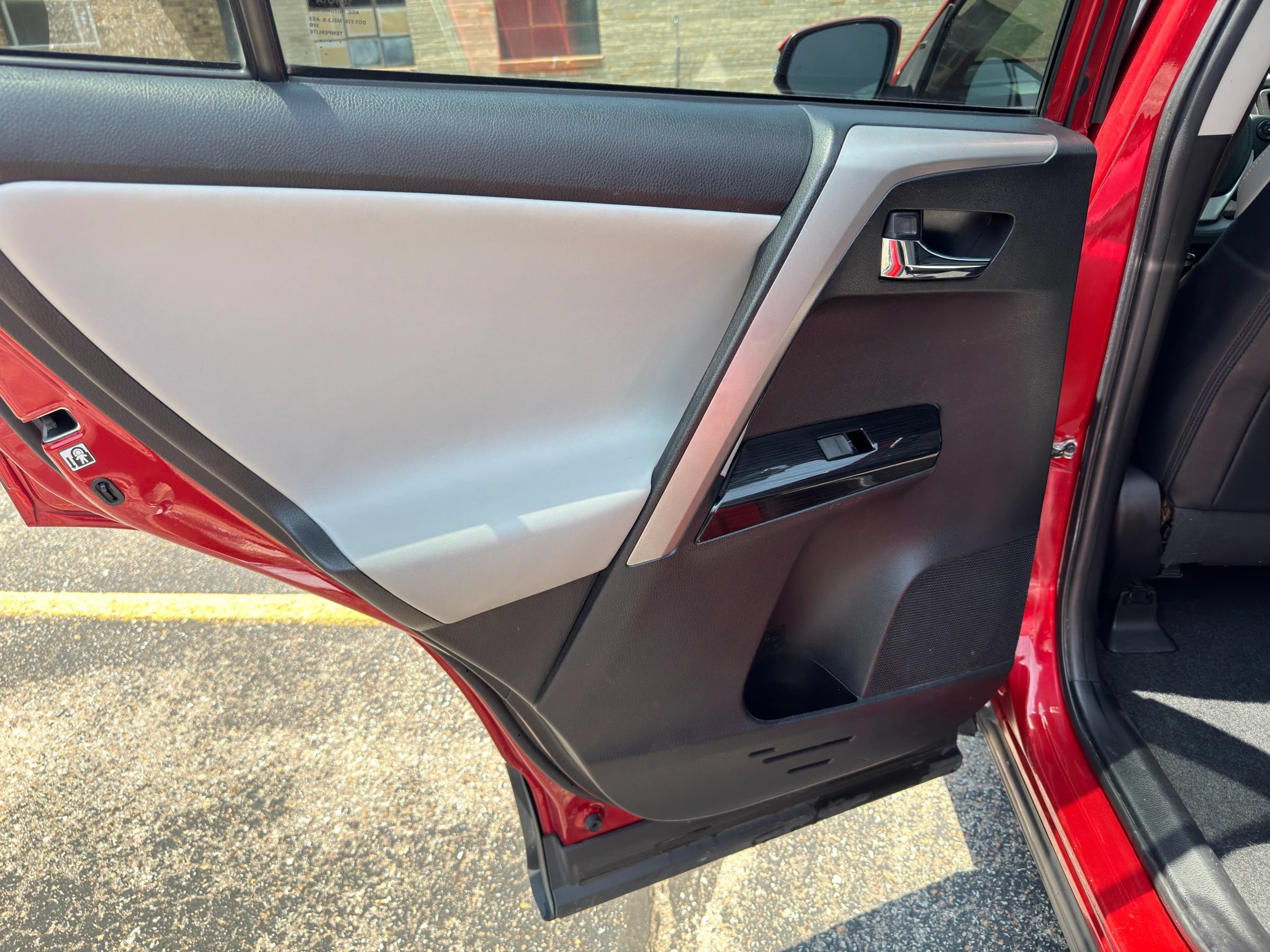 Used 2017 Toyota RAV4 Limited w/ Advanced Technology Package FWD image 31