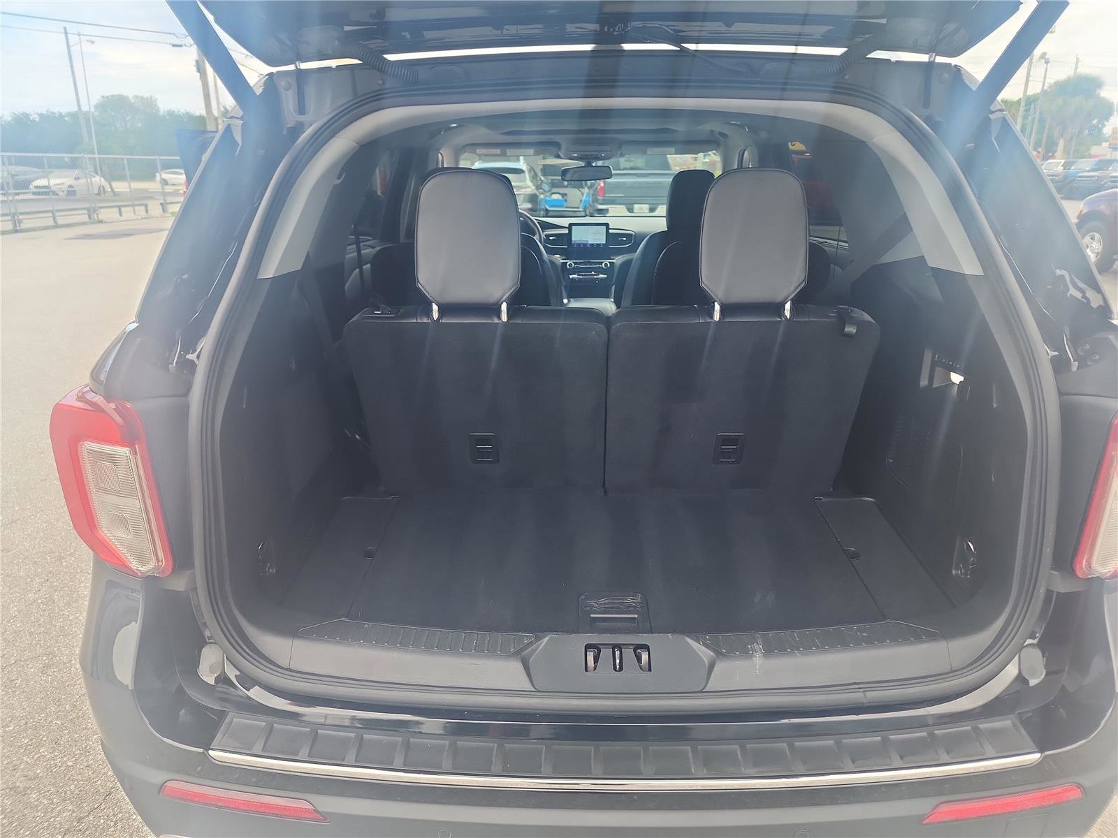 Certified 2022 Ford Explorer Limited w/ Equipment Group 301A RWD image 23