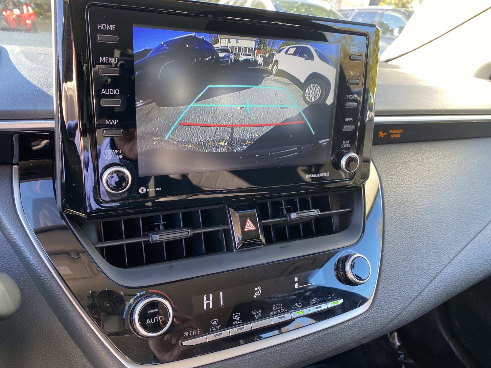 Used 2022 Toyota Corolla LE image 11