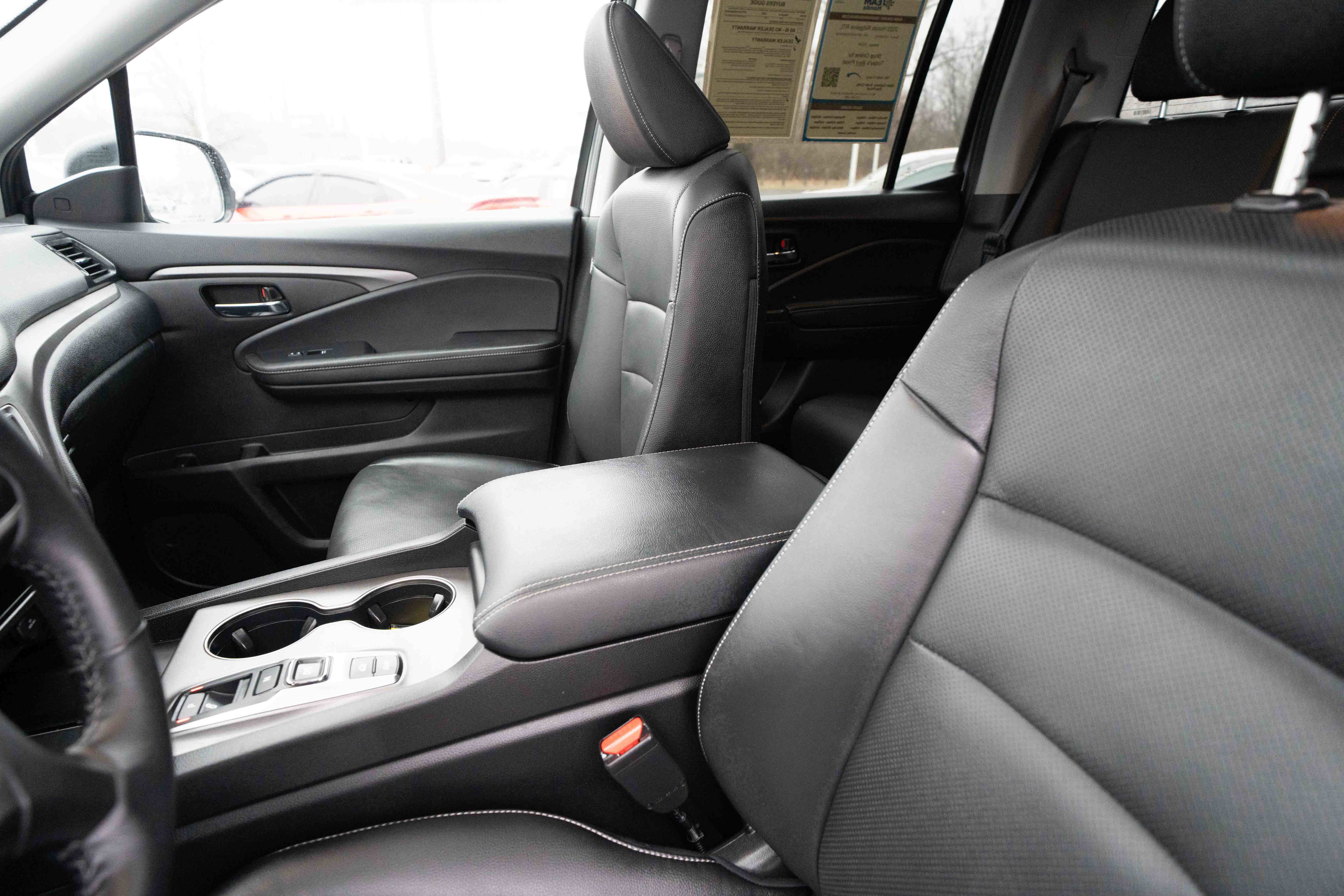 Certified 2025 Honda Ridgeline RTL image 10