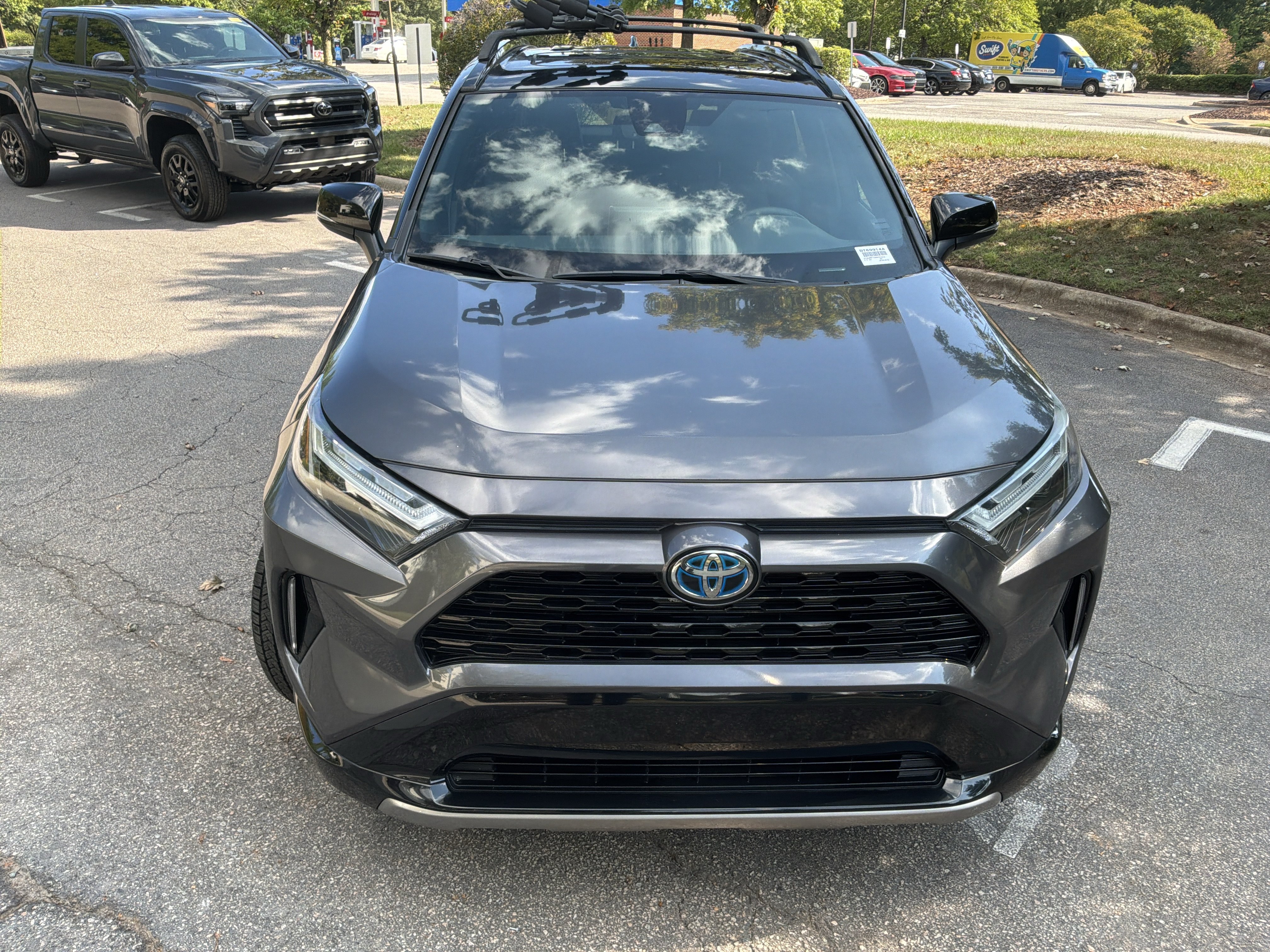 Used 2022 Toyota RAV4 XSE AWD/4WD image 3
