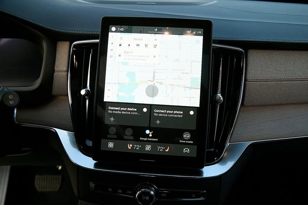New 2026 Volvo XC90 T8 Plus w/ Protection Package Premier image 14