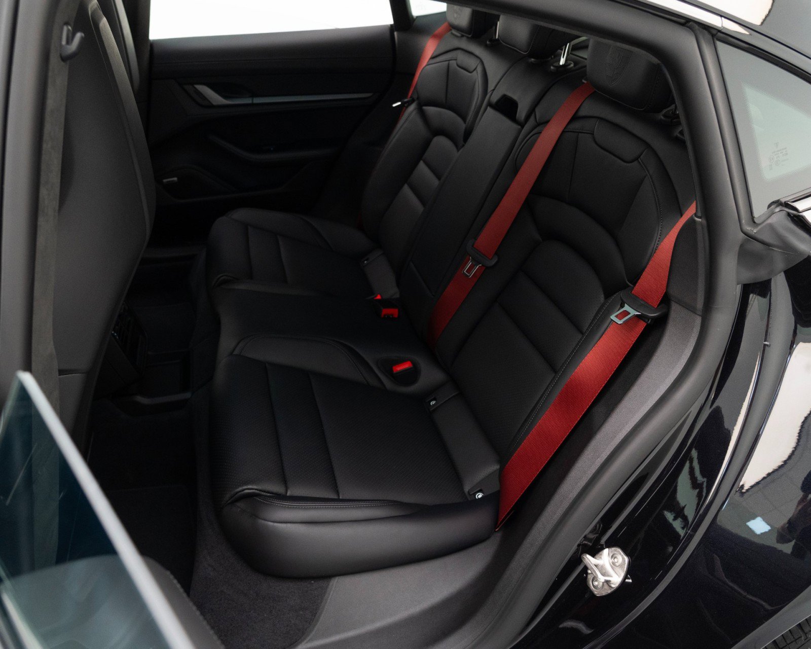 New 2026 Porsche Taycan GTS image 32