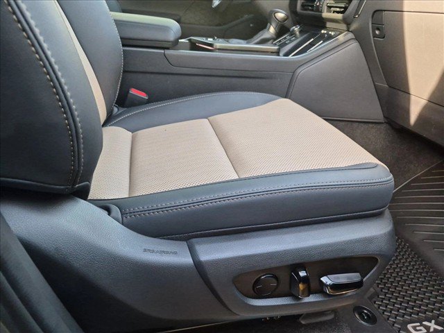 Used 2026 Lexus GX 550 AWD/4WD image 20
