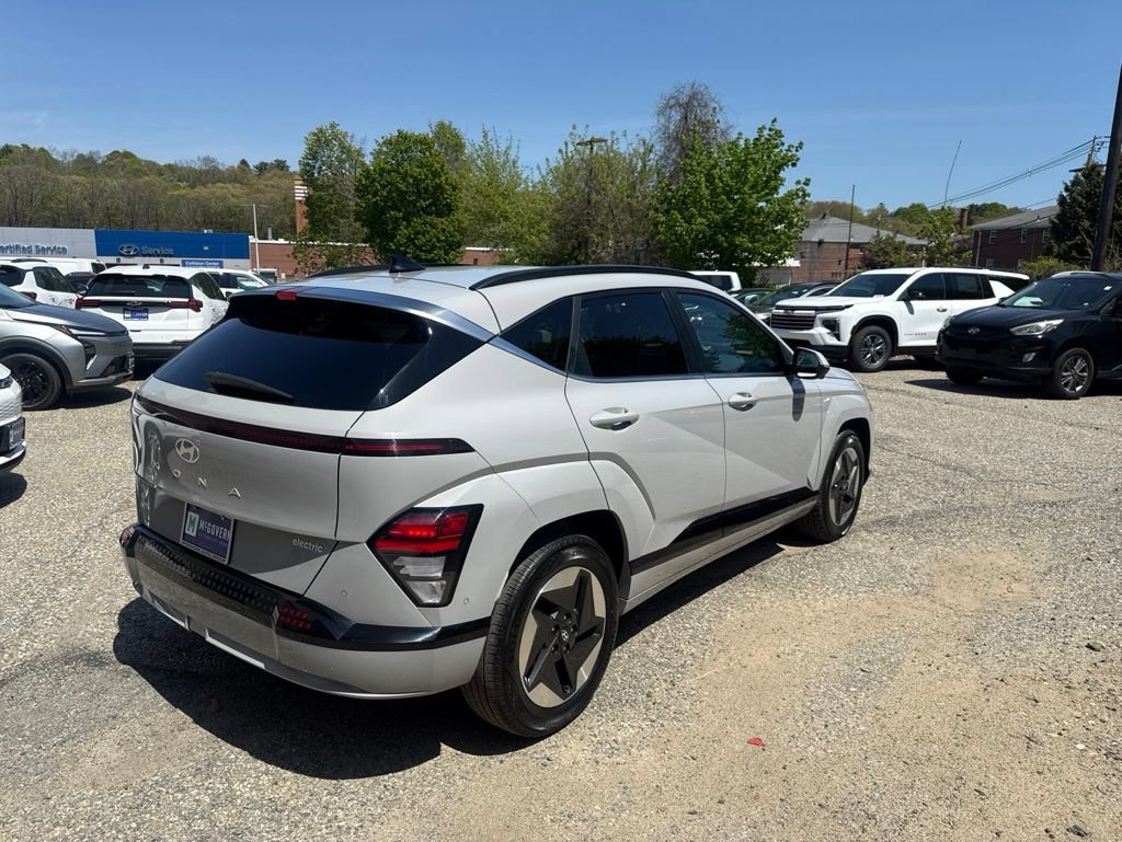 Certified 2024 Hyundai Kona Limited FWD image 7