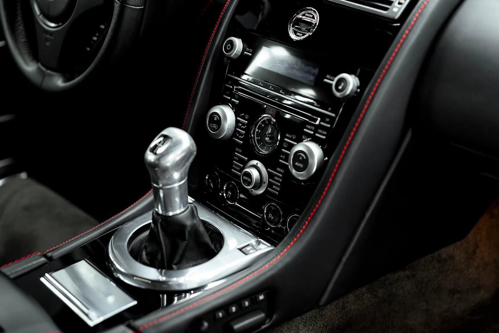 Used 2009 Aston Martin DBS Coupe RWD image 18