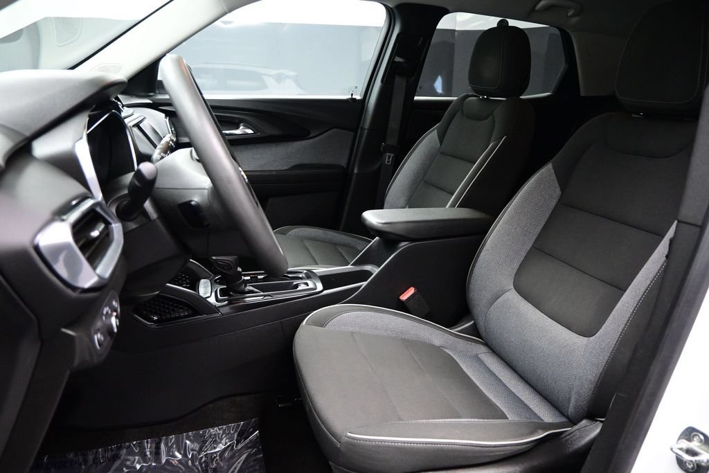 Used 2023 Chevrolet TrailBlazer LT FWD image 8