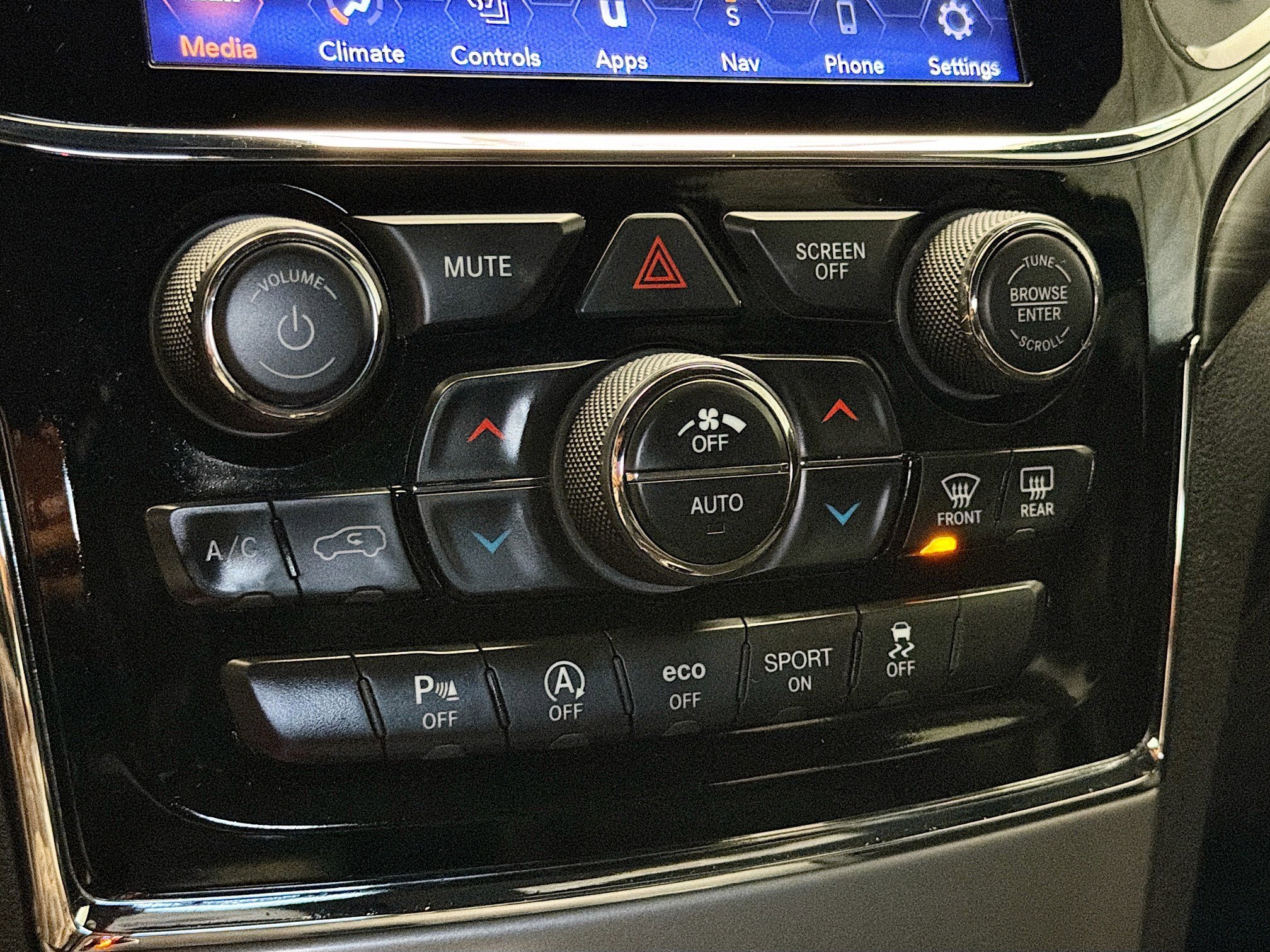 Used 2020 Jeep Grand Cherokee Altitude image 10