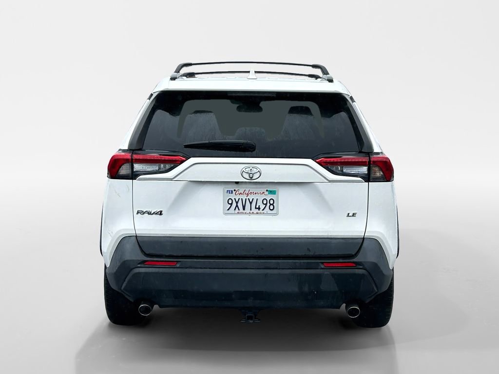 Used 2021 Toyota RAV4 LE FWD image 4