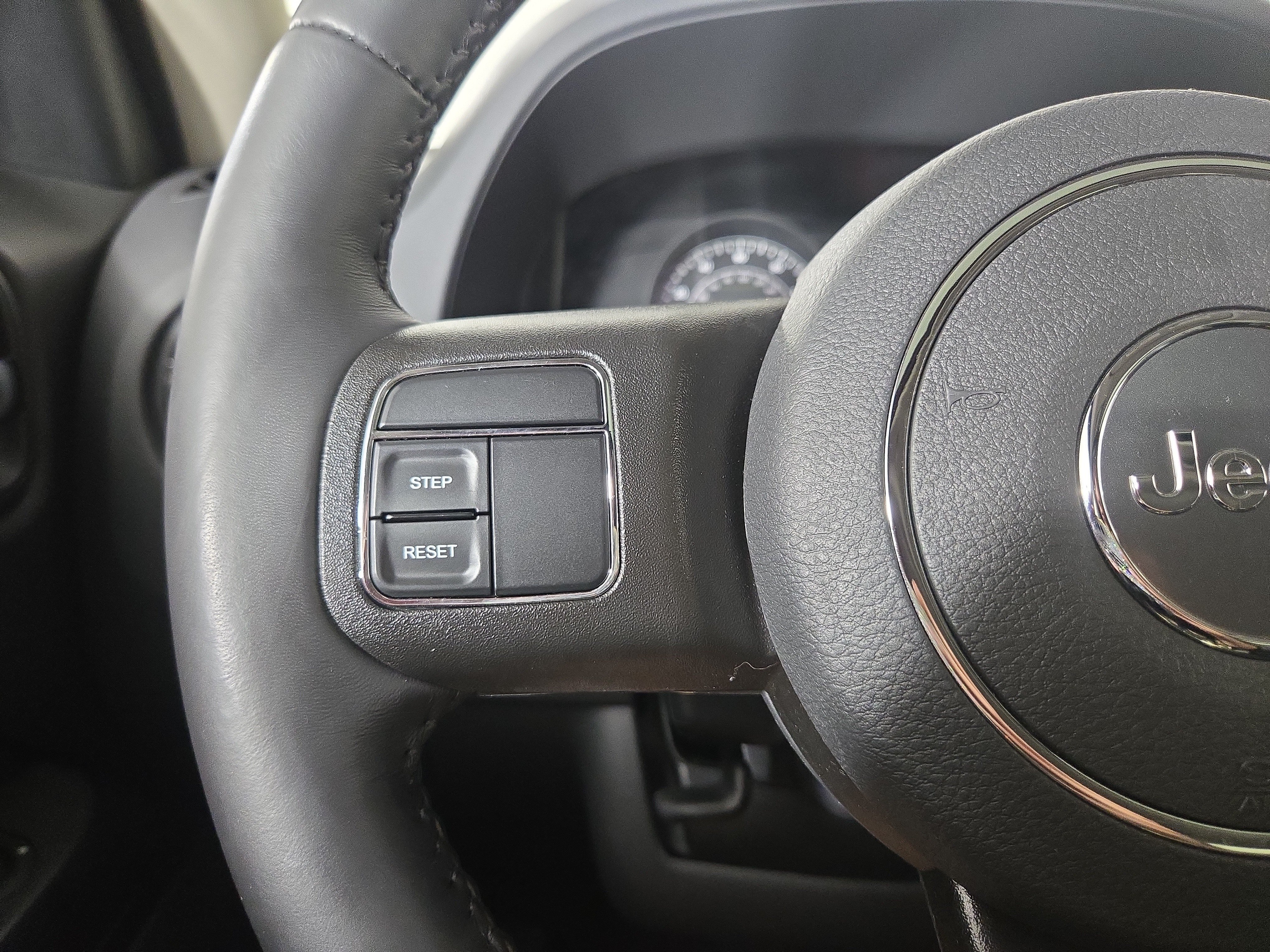 Used 2017 Jeep Patriot High Altitude AWD/4WD image 16