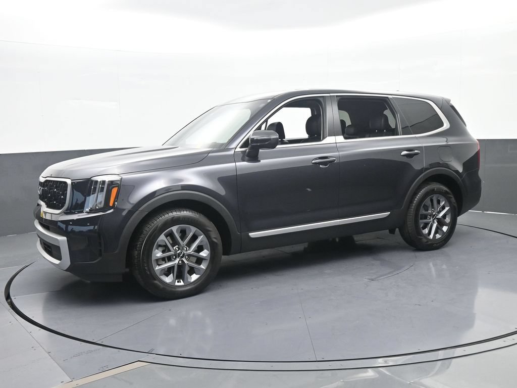 Used 2025 Kia Telluride LX FWD image 2