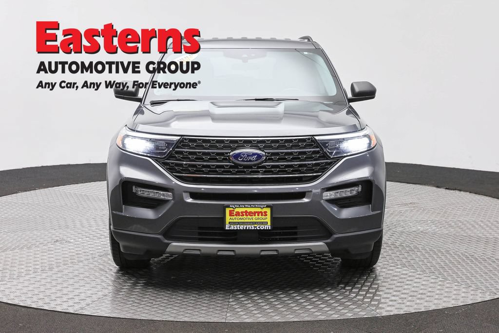Used 2023 Ford Explorer XLT w/ Equipment Group 202A AWD/4WD image 2