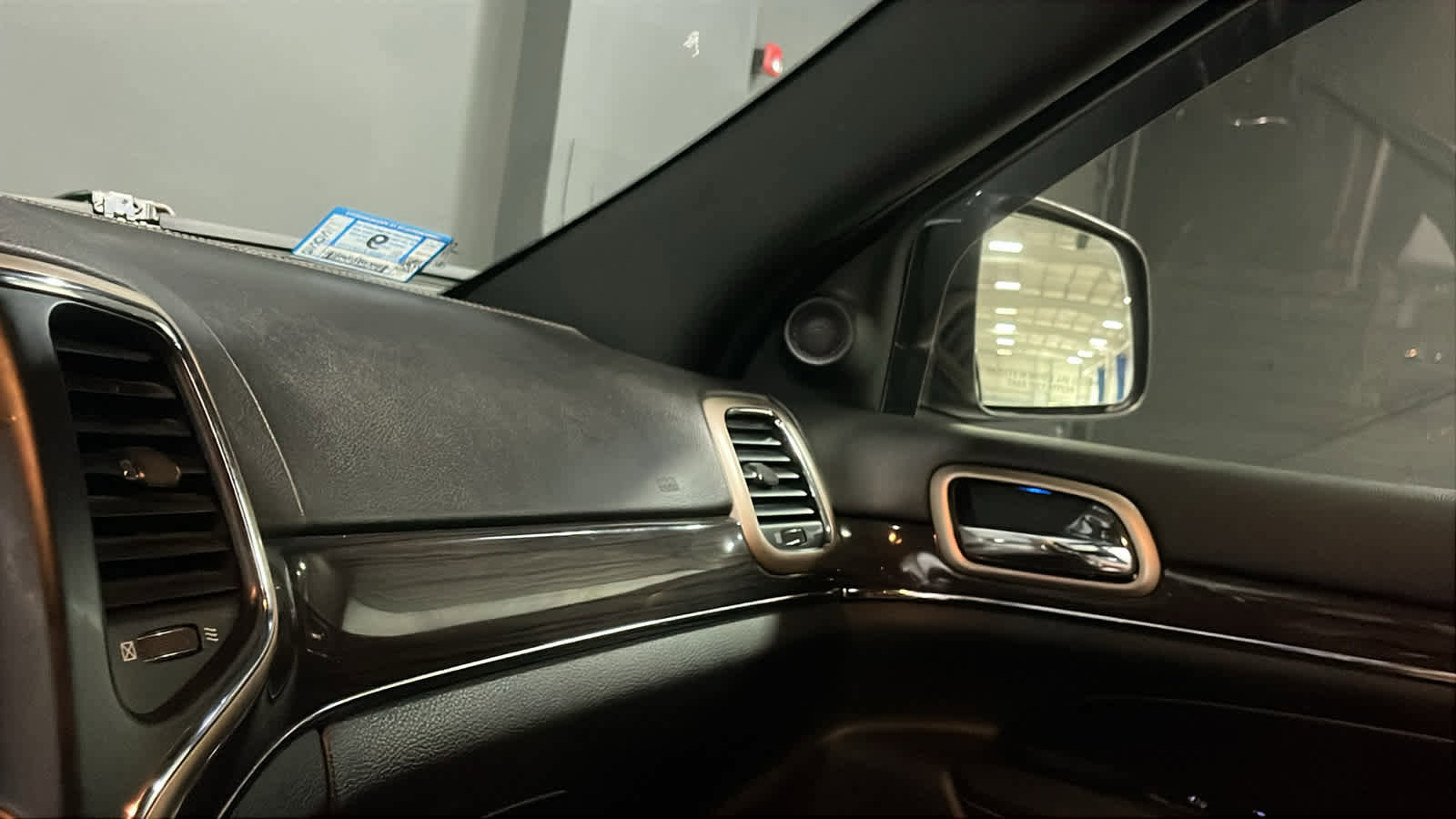 Used 2016 Jeep Grand Cherokee Overland AWD/4WD image 18