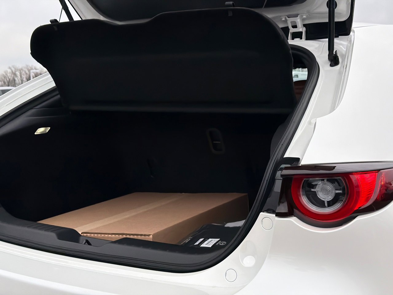 New 2026 MAZDA MAZDA3 Hatchback w/Premium Plus Pkg image 7