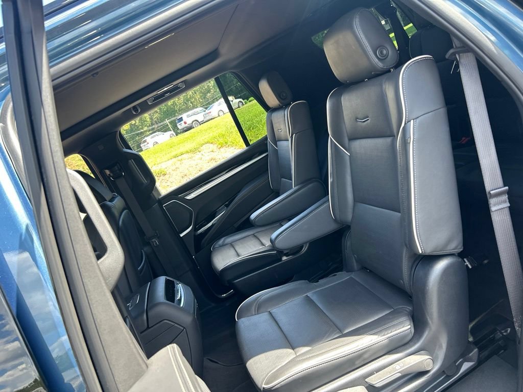 Used 2025 Cadillac Escalade Sport w/ LPO, ONYX Package RWD image 47