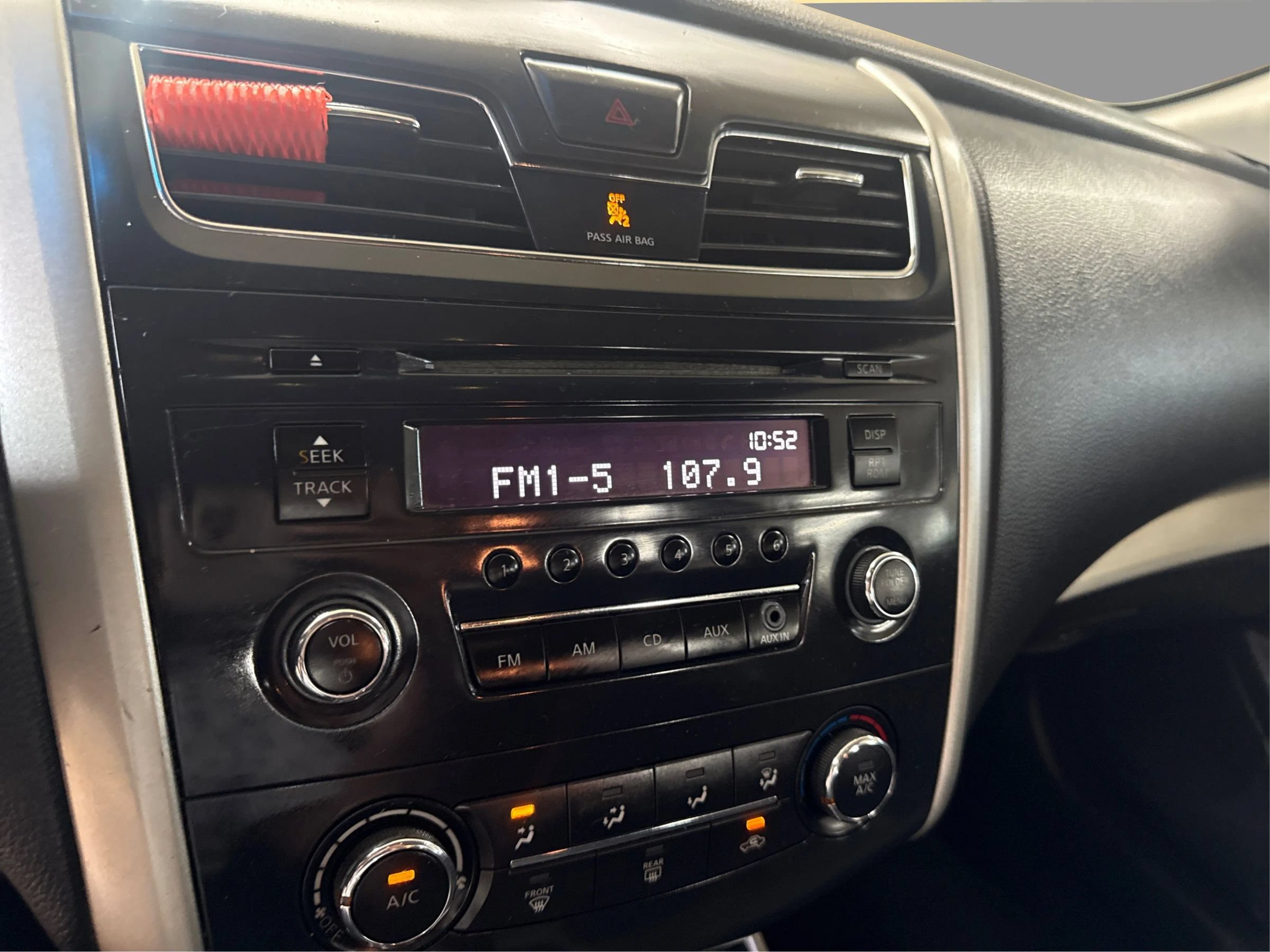Used 2014 Nissan Altima 2.5 S w/ Sport Value Package FWD image 16