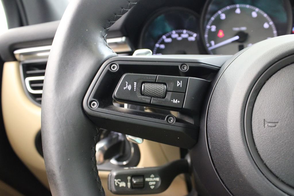 Used 2023 Porsche Macan S image 21