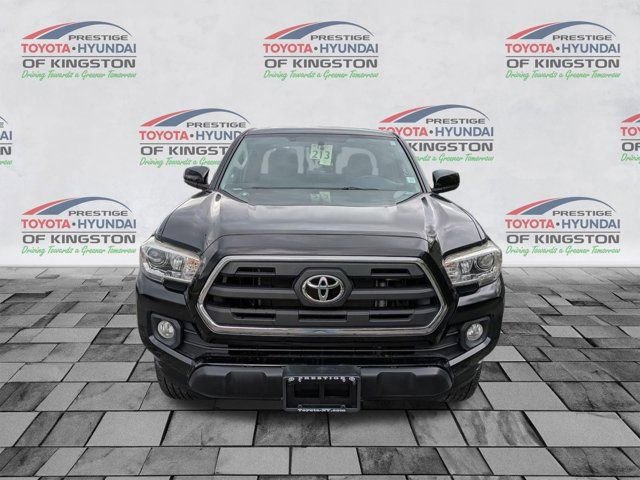 Used 2017 Toyota Tacoma SR5 AWD/4WD image 9
