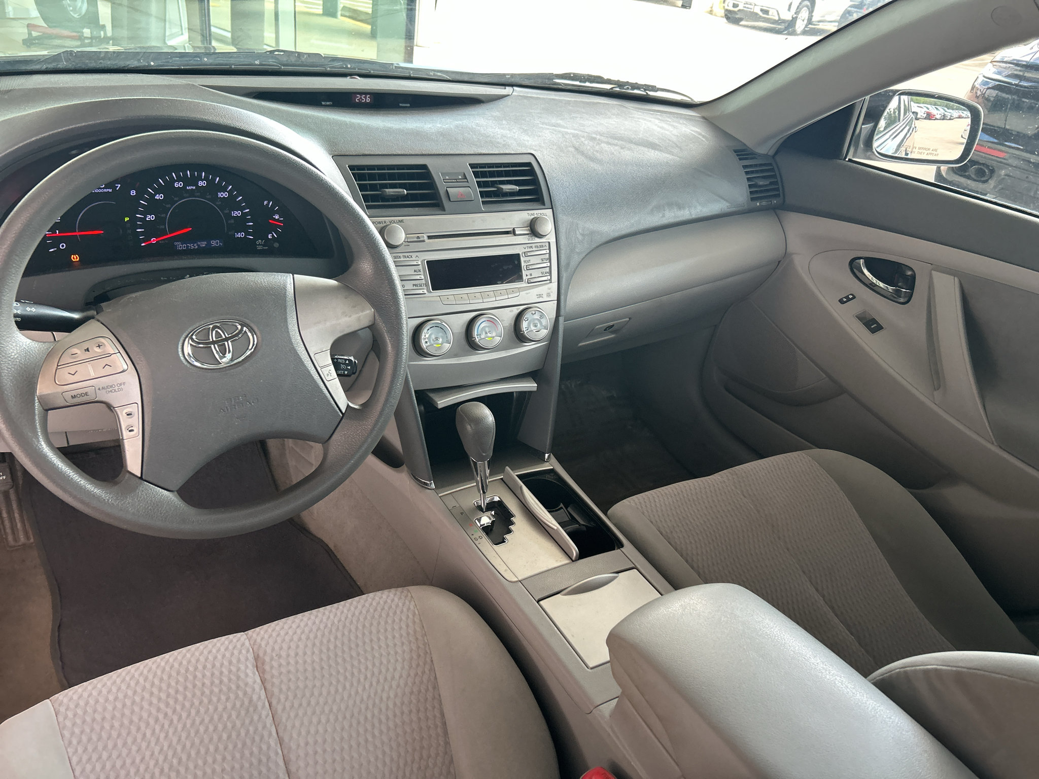 Used 2010 Toyota Camry LE FWD image 17