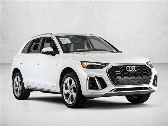 Certified 2025 Audi Q5 2.0T Premium Plus w/ Premium Plus Package AWD/4WD image 3