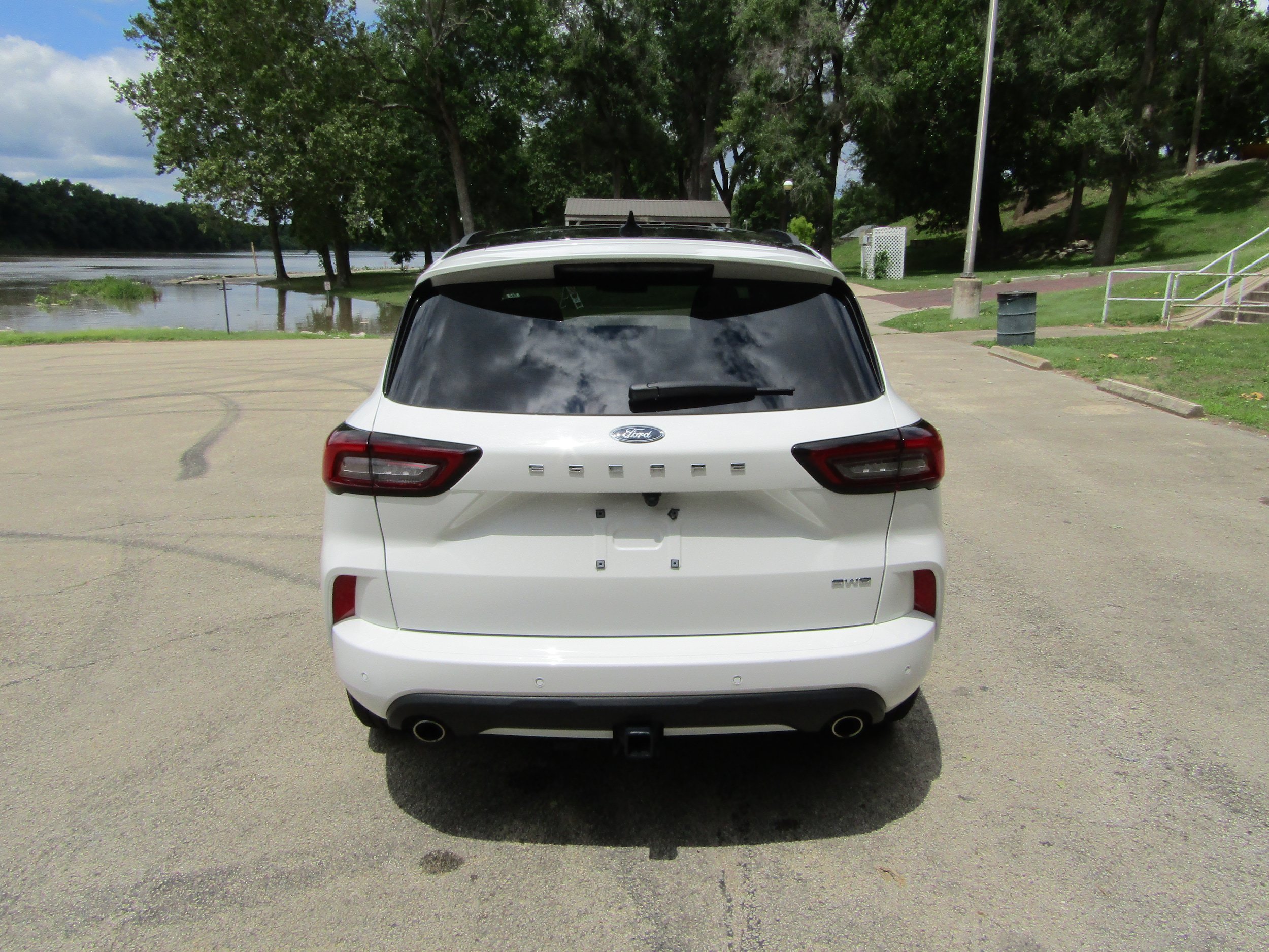 Used 2024 Ford Escape ST-Line Select w/ Tech Pack #2 AWD/4WD image 3
