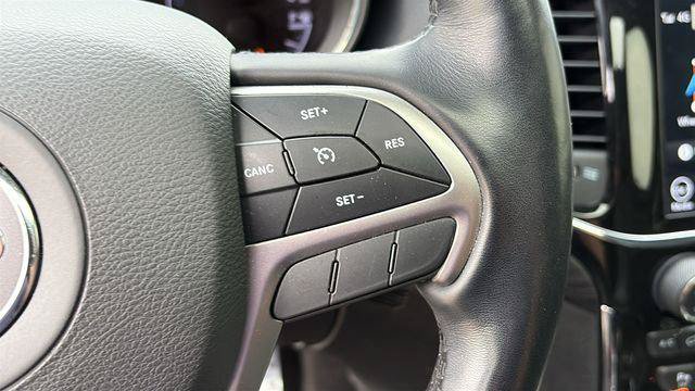 Certified 2022 Jeep Grand Cherokee Laredo X AWD/4WD image 14