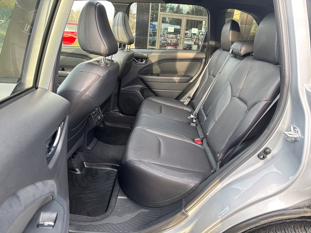Used 2025 Subaru Forester Limited image 28