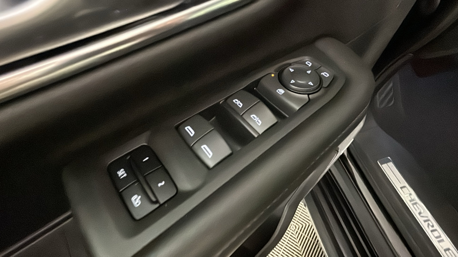 Used 2022 Chevrolet Suburban LT AWD/4WD image 13