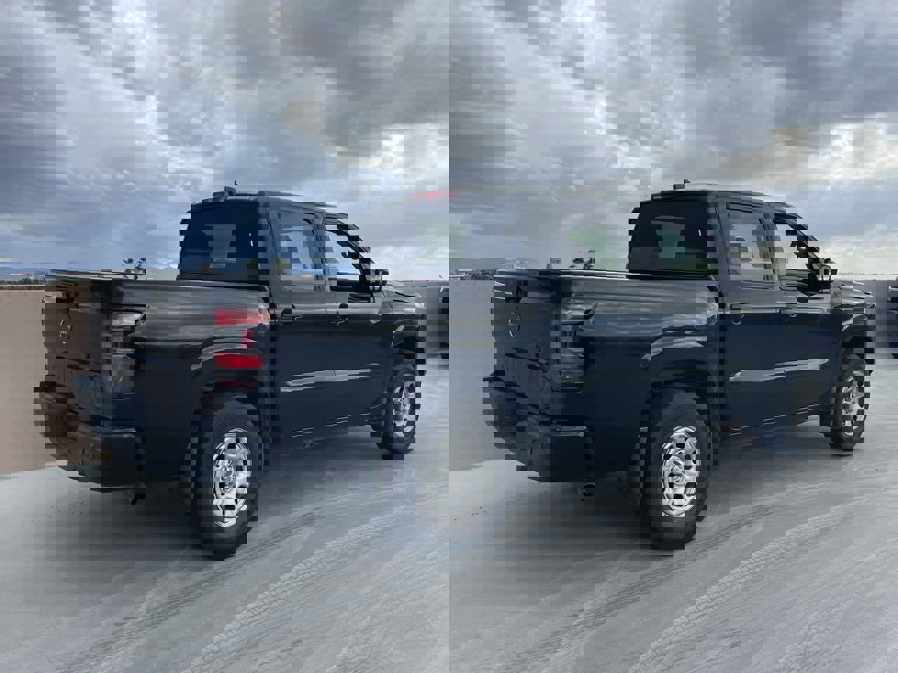 Used 2022 Nissan Frontier S image 2