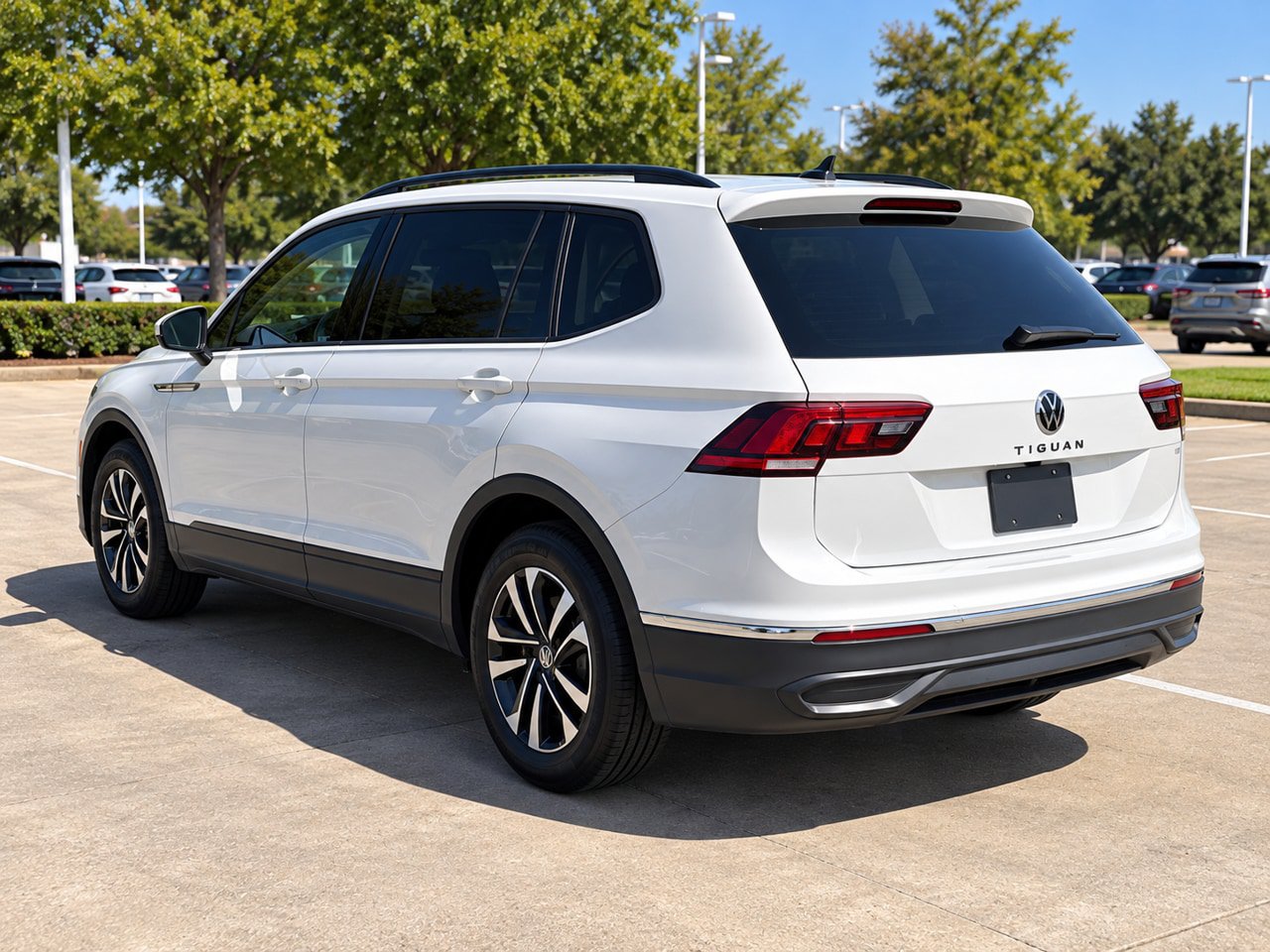 Used 2023 Volkswagen Tiguan S FWD image 8