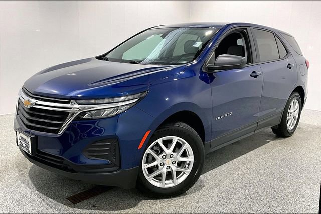Used 2023 Chevrolet Equinox LS AWD/4WD image 3