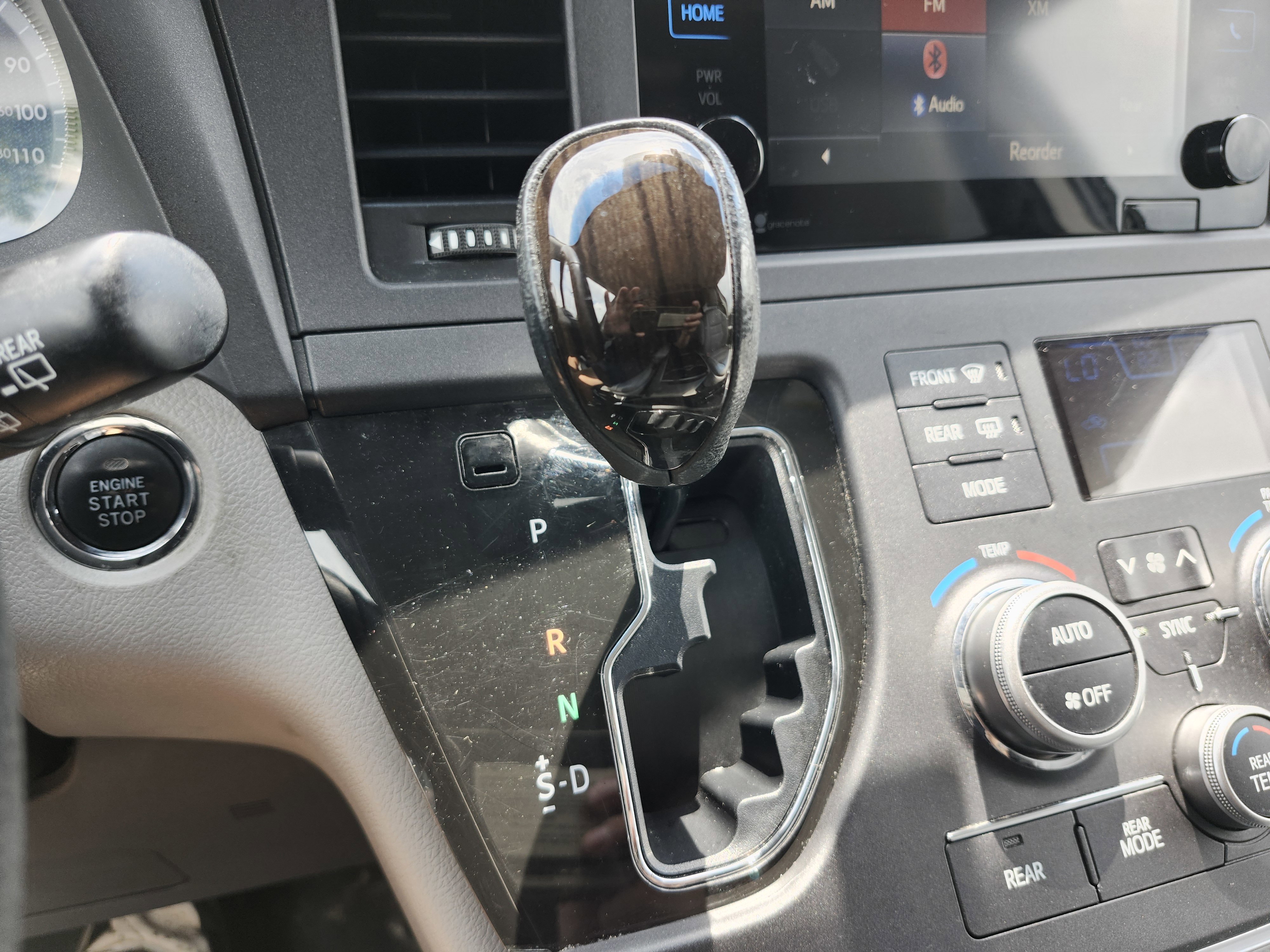 Used 2015 Toyota Sienna XLE Premium AWD/4WD image 34