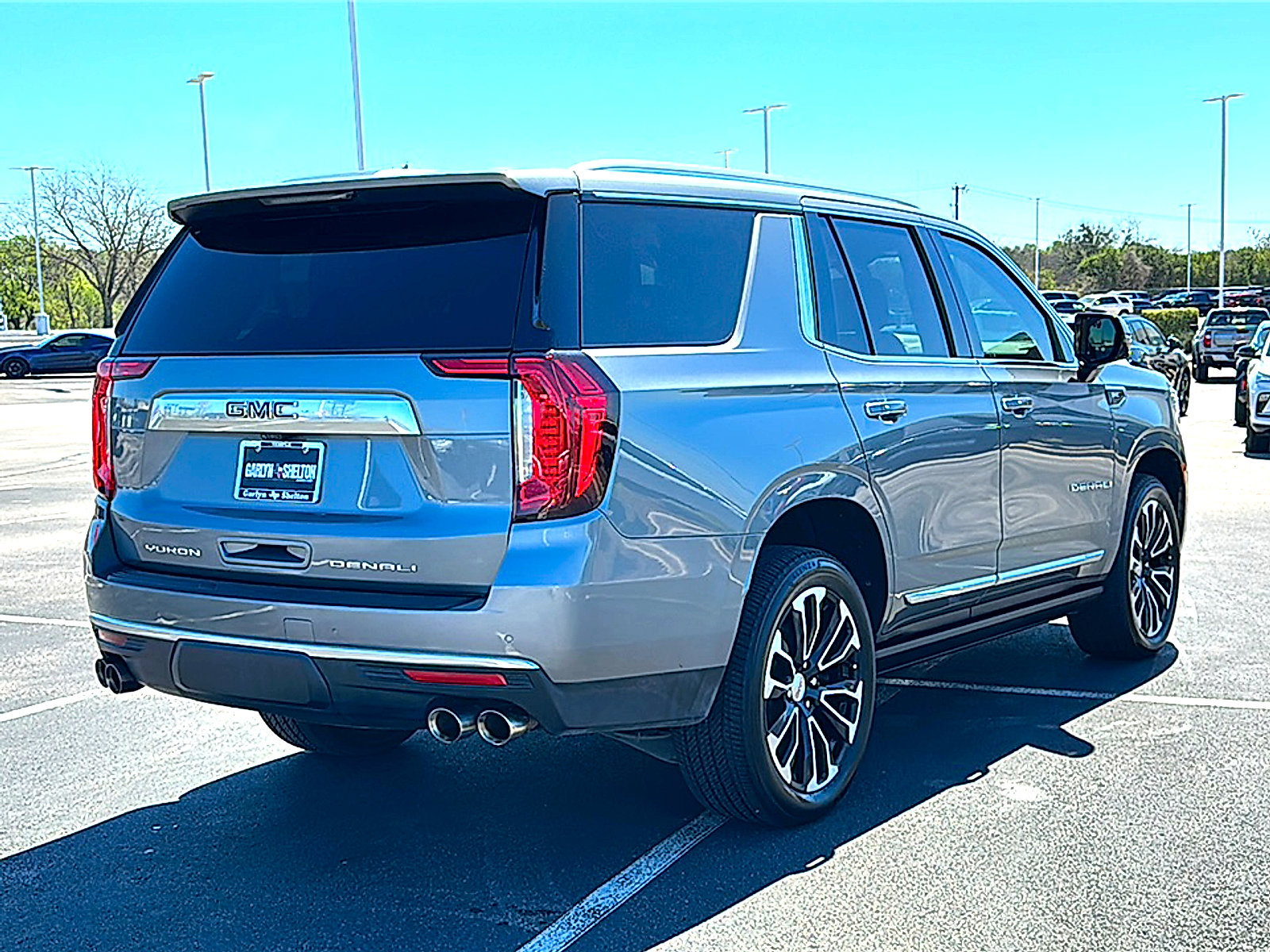 Used 2022 GMC Yukon Denali w/ Denali Premium Package image 8