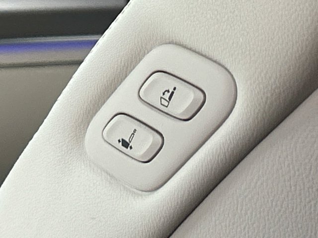Used 2021 Genesis GV80 3.5T Advanced + AWD/4WD image 21