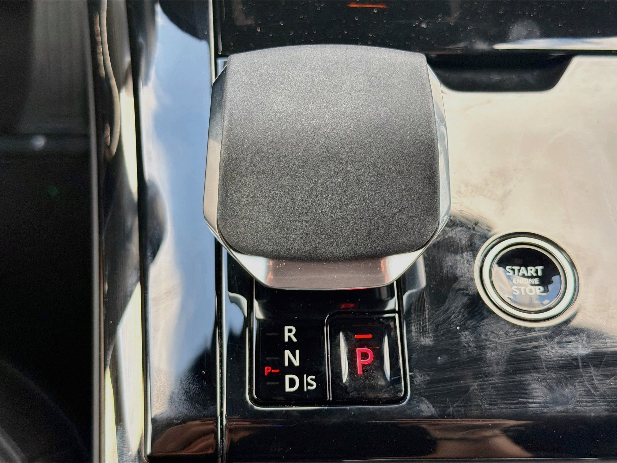 Used 2025 Land Rover Range Rover Sport SE AWD/4WD image 30