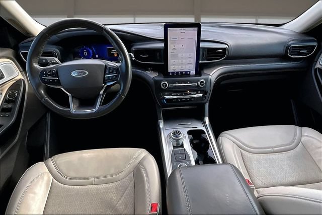 Used 2020 Ford Explorer Platinum w/ Premium Technology Package AWD/4WD image 16