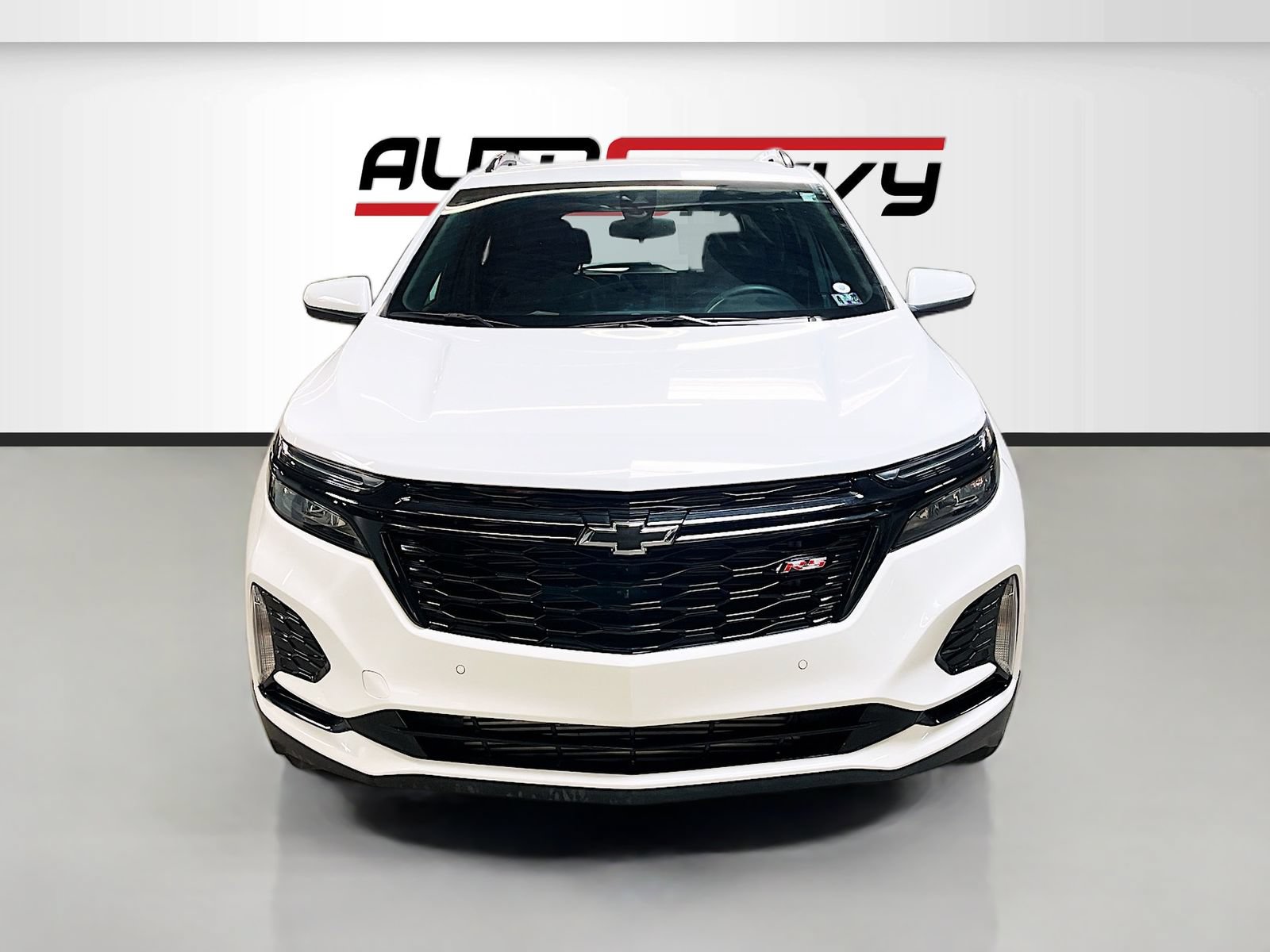 Used 2024 Chevrolet Equinox RS AWD/4WD image 2