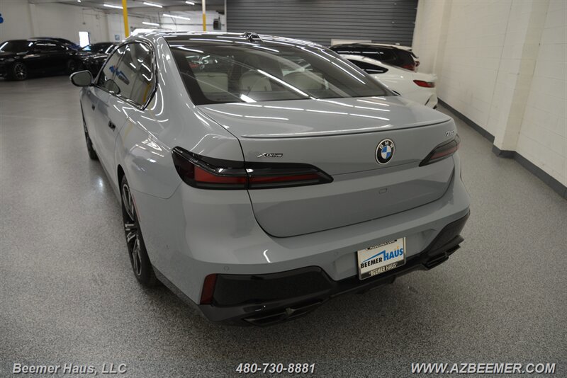 Used 2023 BMW 760i xDrive w/ Executive Package AWD/4WD image 10