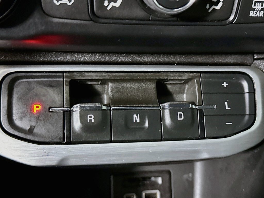 Used 2023 GMC Acadia SLT FWD image 19